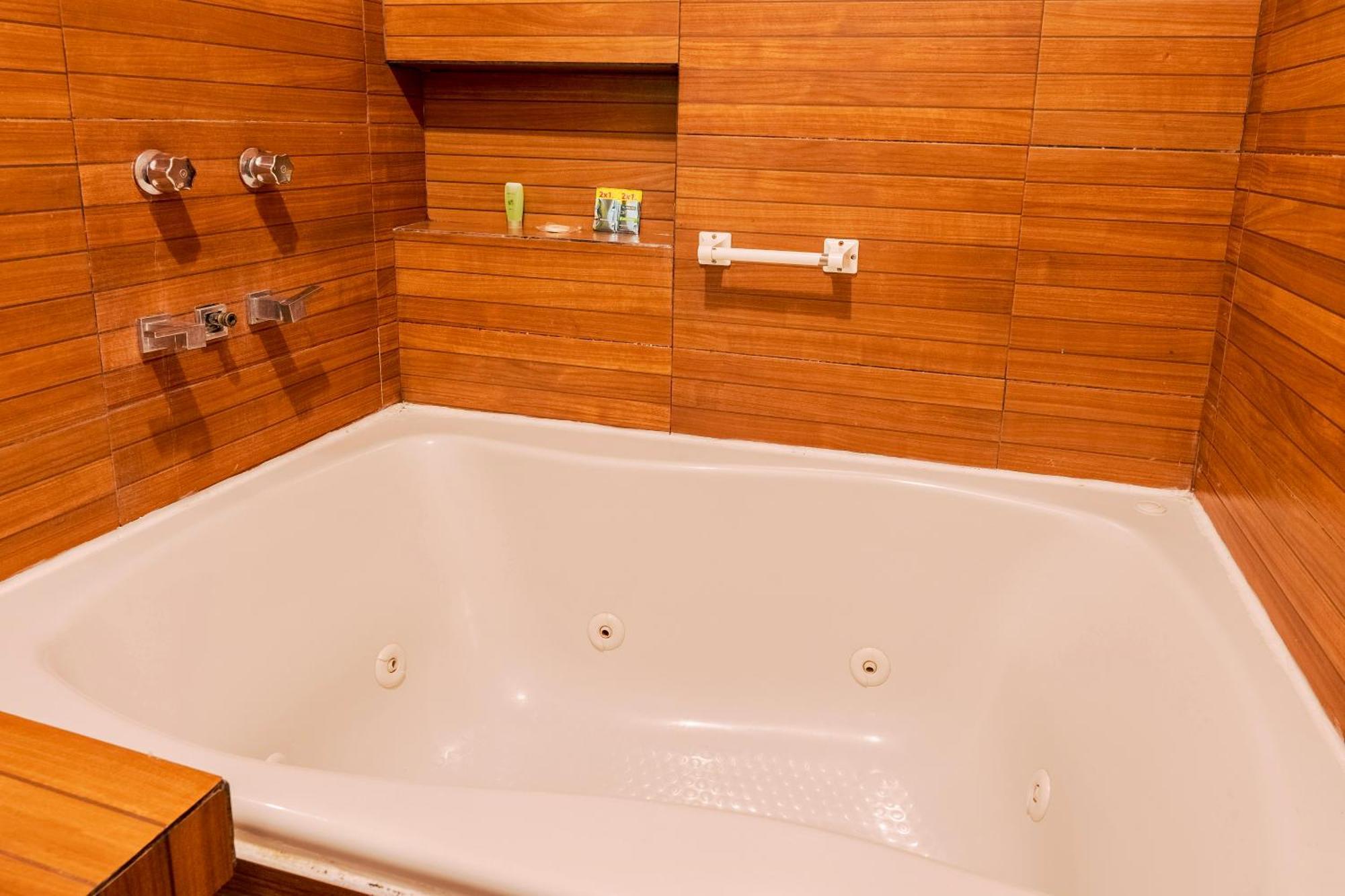 Apartment Loft Arte & Diseno: Urban Oasis With Private Jacuzzis And Terrace *